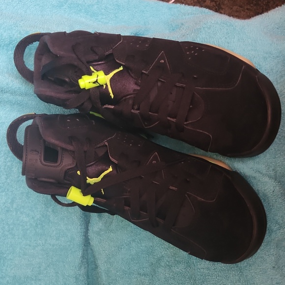 Jordans - Picture 2 of 4